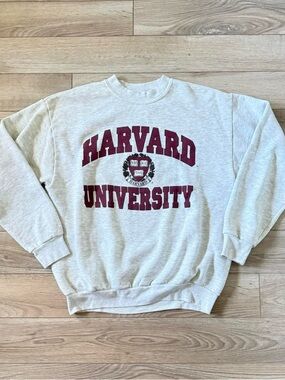 Vintage 90’s HARVARD UNIVERSITY Crewneck Sweater